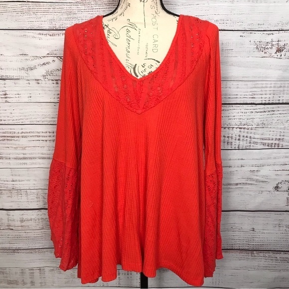 Free People Red wide cuff boho bell sleeve oversized v-neck blouse - Picture 2 of 8